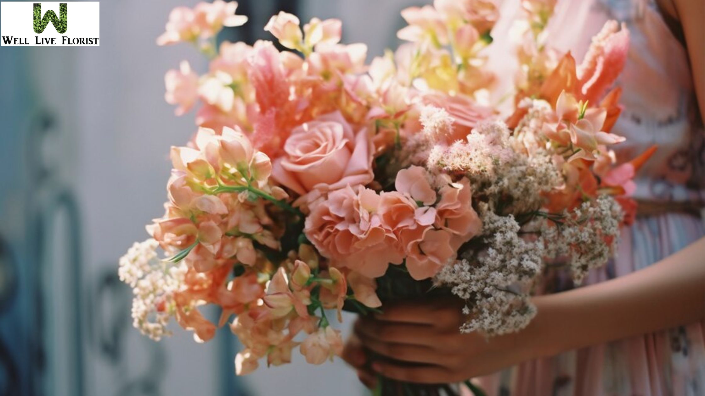 Differences Between Flower Arrangements and Hand Bouquets
