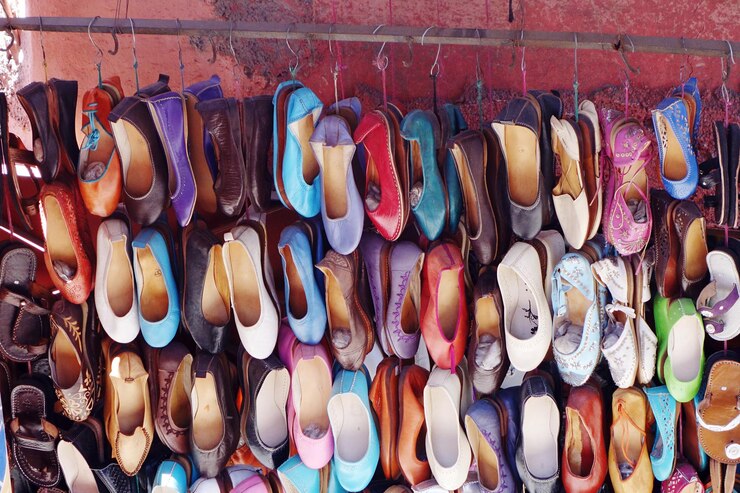 How to Ensure Customer Satisfaction When Selling Used Shoes Wholesale - Buy Second Hand Used Shoes @ Wholesale Rate In USA